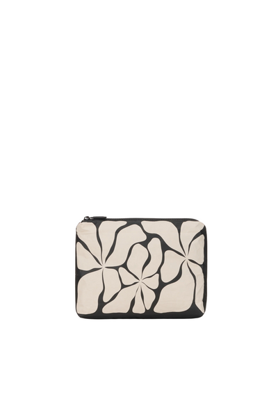 #color_wavy-in-black-sandstone